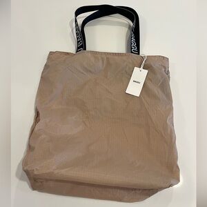 NWT Discontinued BAGGU Ripstop nylon Tote w/ Black Straps and White BAGGU logo.
